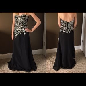 Black Formal/Prom Dress Size 2 Fits like 0